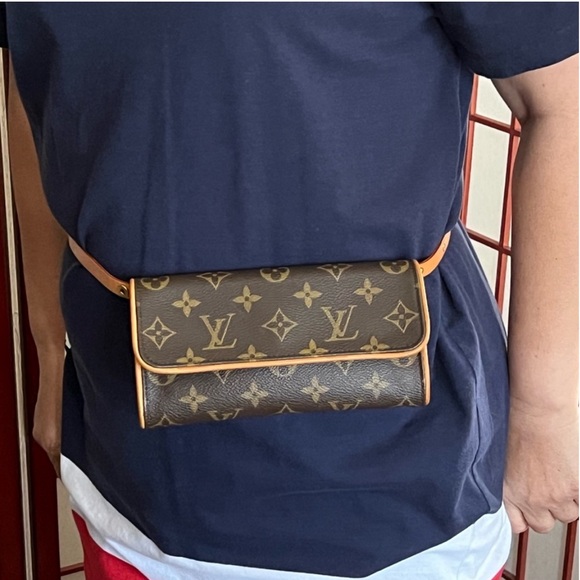 Vintage Louis Vuitton Fanny Pack - Picture 9 of 12
